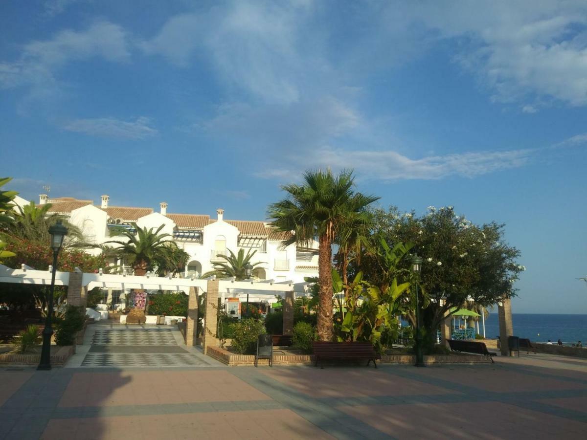 Апартаменты Nerja Solymar Экстерьер фото